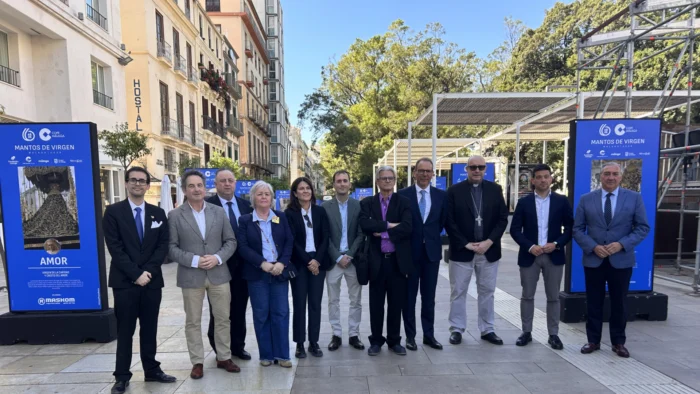 COPE desvela el arte y el simbolismo de los mantos de las Vírgenes de las cofradías malagueñas