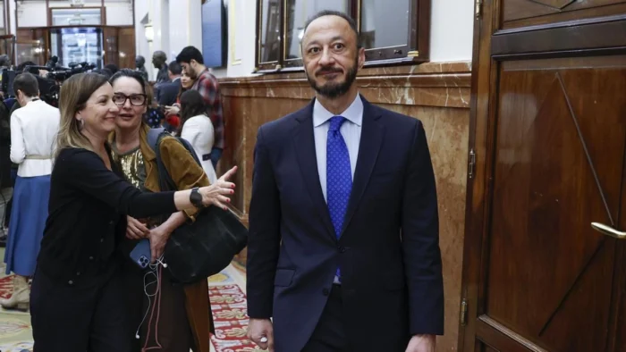 Tensión en el Congreso: Gobierno exige sanción ejemplar tras incidente protagonizado por diputado de Vox