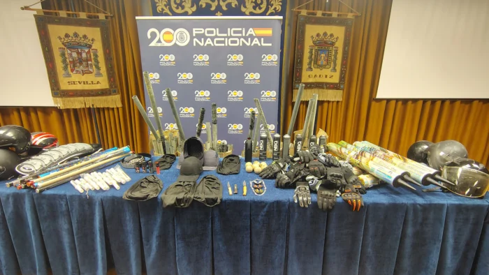 Amplio despliegue policial en Sevilla previo a la final de la Copa del Rey: 91 identificados y decomiso de material peligroso