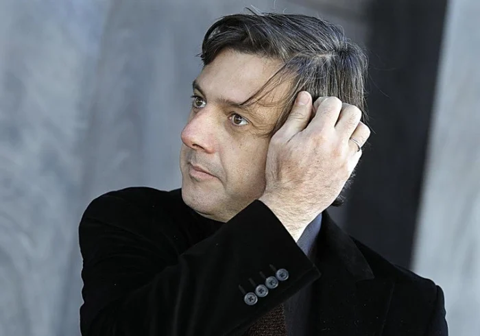 Comer piedras, crucificarte y otras locuras que se hacen por vivir sin dolor