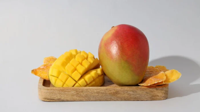 Todos los beneficios y propiedades del mango y cómo consumir esta fruta tropical rica en vitaminas