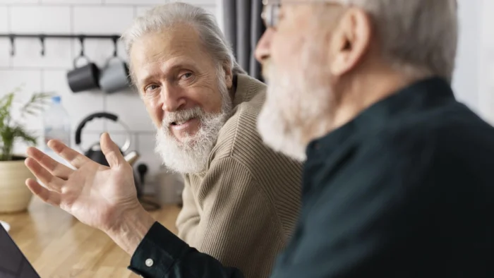 ¿Cuándo preocuparse por los cambios en la voz? Una logopeda explica
