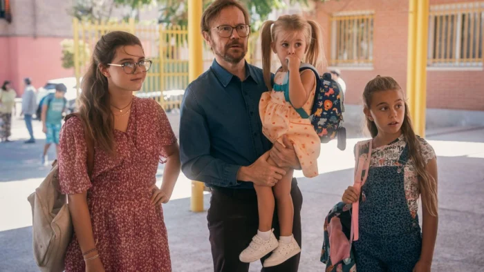 &lsquo;La familia Benet&oacute;n +2&rsquo; contin&uacute;a la fiesta de lo cutre y lo ins&iacute;pido poco despu&eacute;s de &lsquo;Torrente presidente&rsquo;