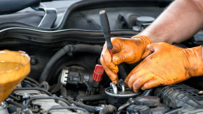 El auge del coche híbrido y la electrónica dispara el negocio de los recambios: "Un coche en despiezado vale mucho más que un coche nuevo"
