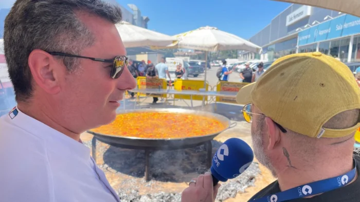 El secreto de los Riquelme: así se prepara un arroz para un millar de personas en Santa Faz