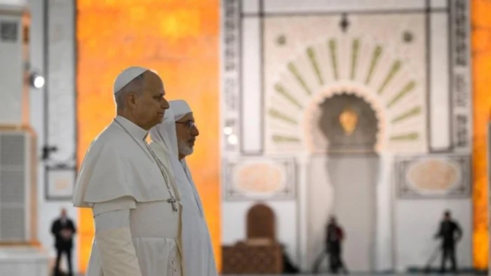 Visita Papal a la Gran Mezquita de Argel: Un Llamado a la Paz y el Respeto Mutuo