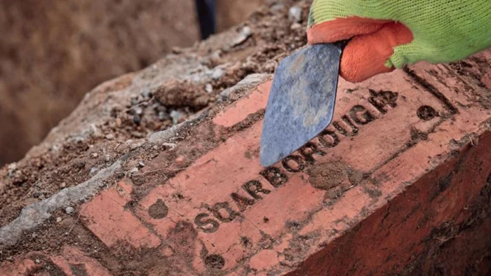 Arque&oacute;logos desentierran un b&uacute;nker de la Guerra Fr&iacute;a bajo un castillo ingl&eacute;s