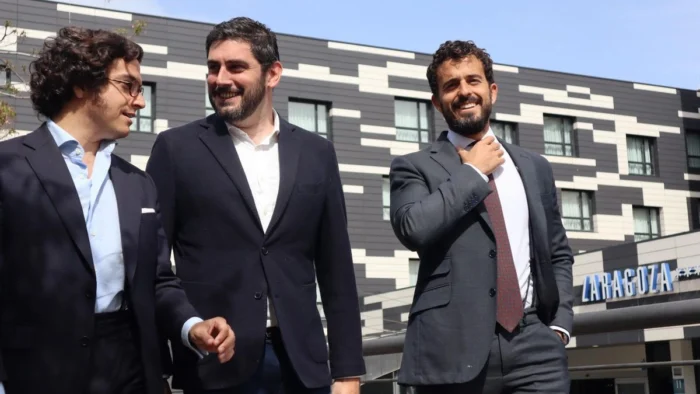 Pocos avances en la primera gran reuni&oacute;n entre PP y Vox en Arag&oacute;n: la negociaci&oacute;n se limita a "cuestiones conceptuales"