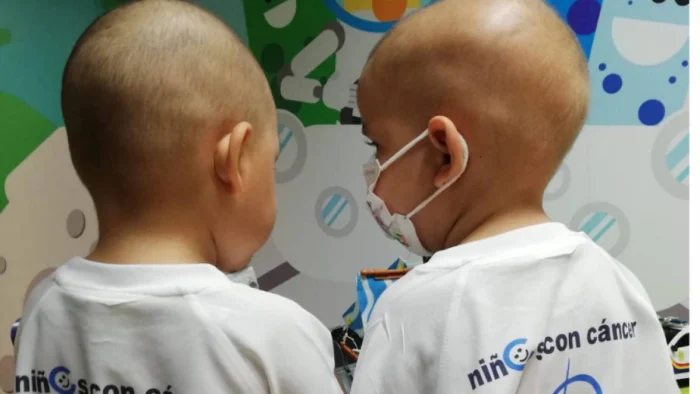 Daniel Jablonski, musicólogo: “Una sonrisa, una distracción para el día a día”, música en directo para niños con cáncer en el Hospital Valdecilla