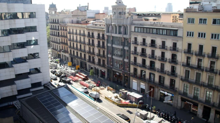 REMODELACIÓN INTEGRAL PARA LA CALLE PELAI EN BARCELONA