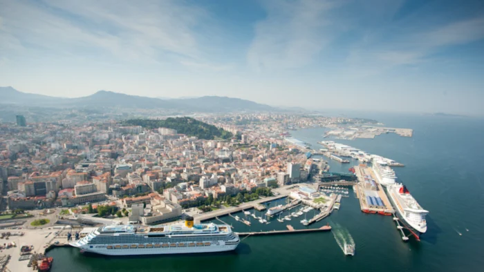 Doble Escala de Cruceros Dinamiza el Puerto de Vigo