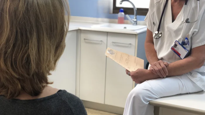 Reapertura del Centro de Salud de La Coma con Medidas de Seguridad Reforzadas Tras Agresiones