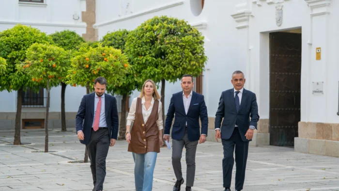 Acuerdo de Gobierno en Extremadura: PP y Vox pactan bajada de impuestos, apoyo al sector primario y restricciones a la inmigración