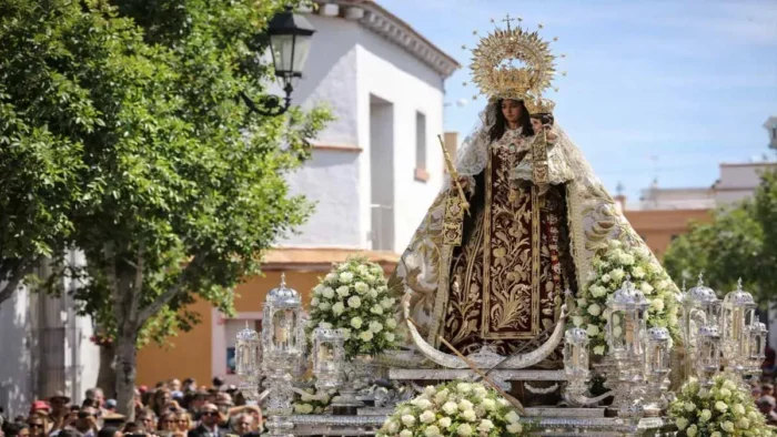 La Virgen del Carmen visita por primera vez el Arsenal de La Carraca en un hito histórico