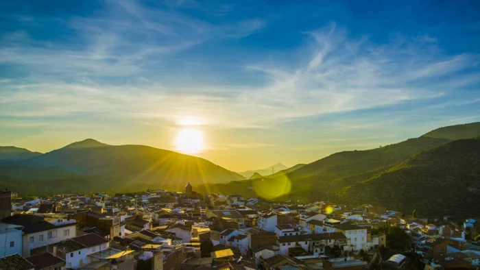 Jaén abre sus tesoros: visitas guiadas gratuitas para descubrir dos de sus pueblos más emblemáticos