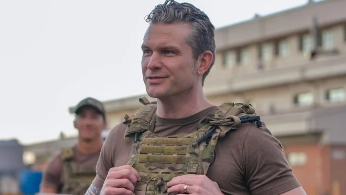 La guerra santa de Pete Hegseth: la teolog&iacute;a cristiana militante que ha alentado el ataque de EEUU contra Ir&aacute;n