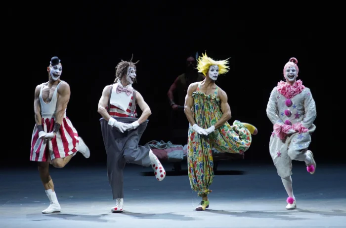 Vender a la novia y que salga bien: el Teatro Real entusiasma con una &oacute;pera de Smetana