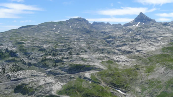 Montaña Navarra: Precauciones para Disfrutar de la Primavera con Seguridad