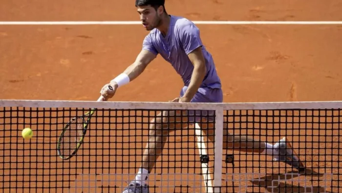 Alcaraz, a punto de volver a jugar sobre una pista española casi un año después de la última vez que lo hizo