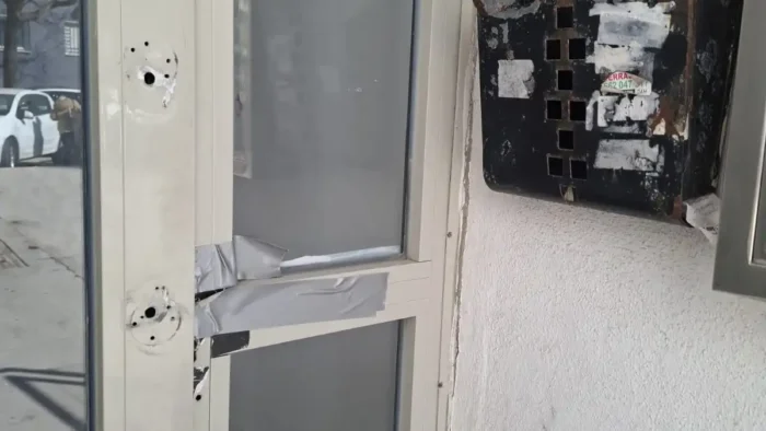 Grave situación en Cádiz: Joven discapacitado atrapado en su vivienda por fallo en el ascensor