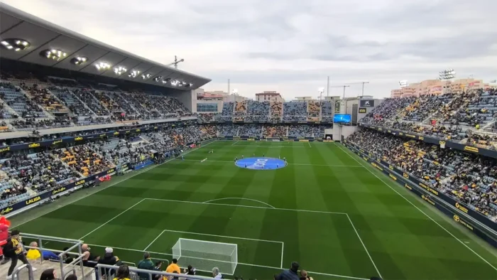 Crisis sin Precedentes: El Cádiz CF Suma Récord Negativo en Casa