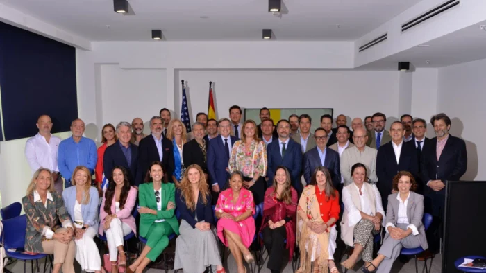 Sevilla Impulsa Conexión Aérea Directa con Estados Unidos en Encuentro Empresarial en Miami