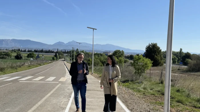 Huesca estrena un andador solar para peatones y ciclistas hacia el IES Pirámide