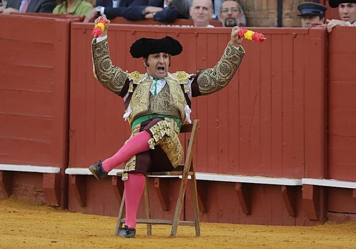 Morante de la Puebla Desata la Pasión en Sevilla con una Faena Histórica