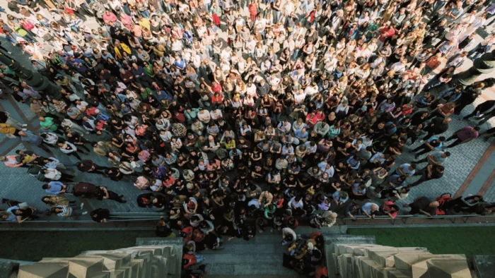 Zetak paraliza Bilbao con la mitología vasca para anunciar conciertos históricos en San Mamés