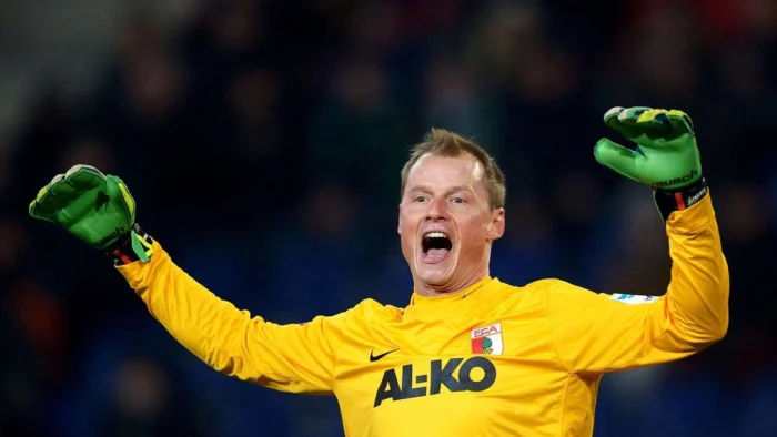 Muere a los 48 años Alex Manninger, exportero del Espanyol y Arsenal, tras chocar su coche con un tren