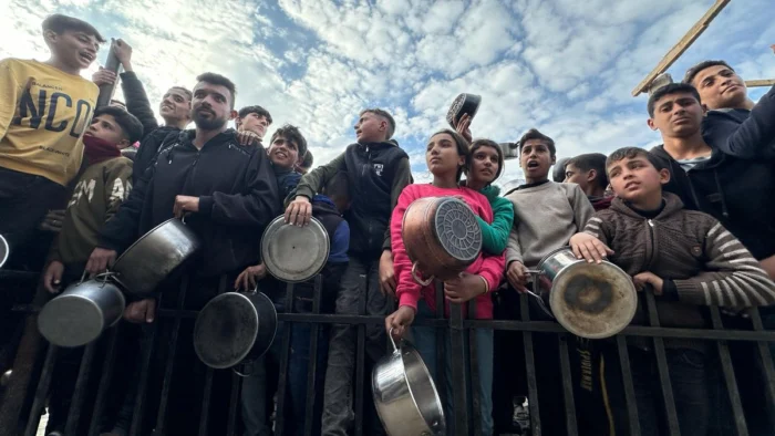 Resistir para existir: cómo hacer frente al desplome sin precedentes de la ayuda al desarrollo