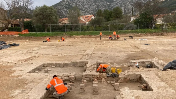 Descubren una antigua calzada romana que revela la entrada a un asentamiento perdido de hace 2.000 a&ntilde;os