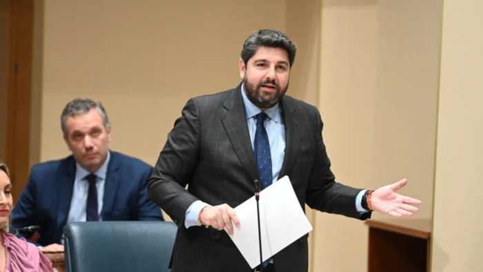 Murcia recurrirá el decreto de regularización de inmigrantes si es necesario