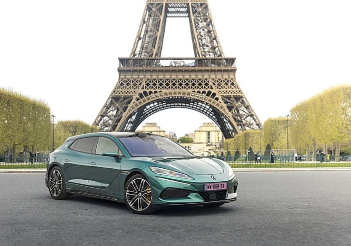 Denza, la nueva marca de BYD, revoluciona el mercado europeo con lujo, tecnología y potencia