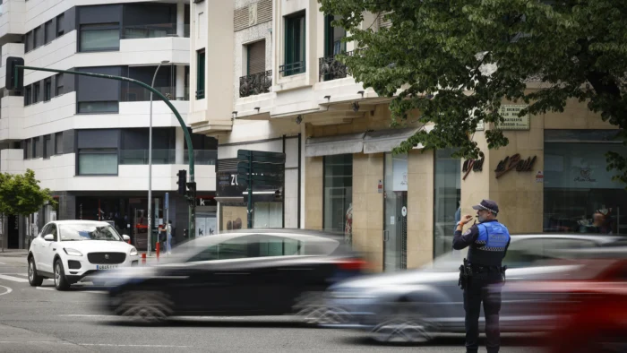 Detenido un hombre por quebrantar la orden de alejamiento tras la muerte de una mujer al precipitarse desde una terraza en Pamplona