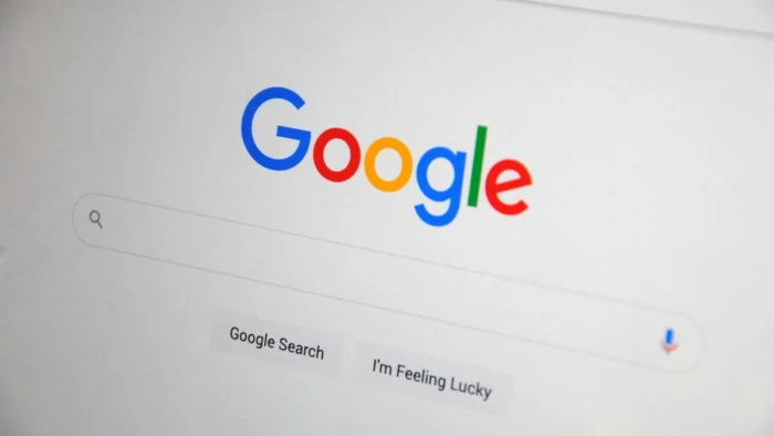 Bruselas exige a Google compartir datos con otros buscadores
