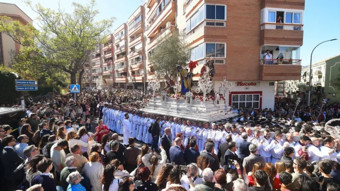 Málaga supera las previsiones turísticas de Semana Santa pese a los problemas del AVE