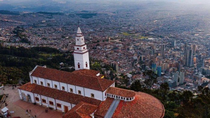 El Curioso Mito Romántico del Santuario de Monserrate en Bogotá