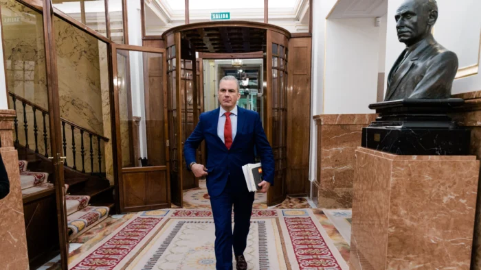 VOX Expulsa Definitivamente a Javier Ortega Smith Tras Desestimar su Recurso