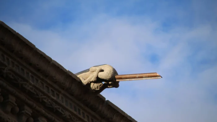 Polémica en Santiago por la modificación de las gárgolas del Hostal dos Reis Católicos