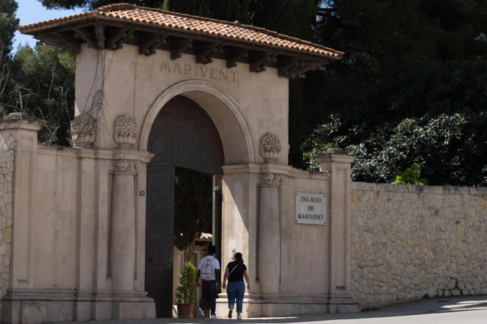 Contratos fragmentados y fondos p&uacute;blicos: 500.000 euros m&aacute;s para reformar Marivent, el palacio expoliado