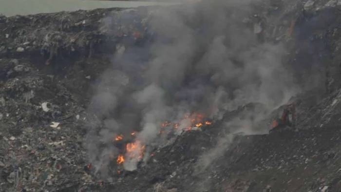 Incendio en vertedero de Nájera bajo control, vigilancia con drones para evitar rebrotes