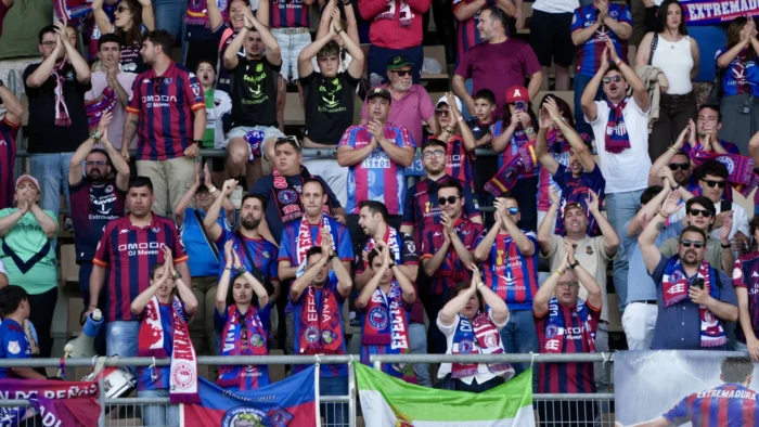 El Extremadura lanza entradas a tres euros para el partido contra La Unión
