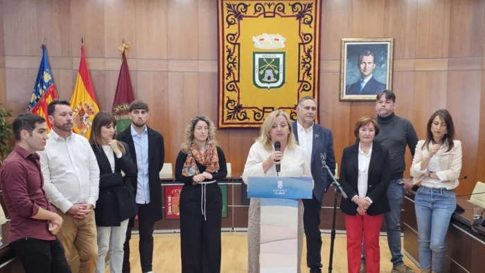 Crisis en el Gobierno de Calpe tras la Salida de una Concejala: Acusaciones Cruzadas y Reorganización