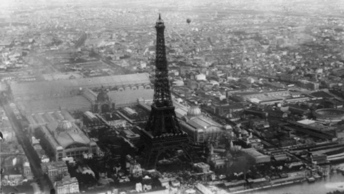 SUBASTA DE UN TRAMO DE LA ESCALERA ORIGINAL DE LA TORRE EIFFEL