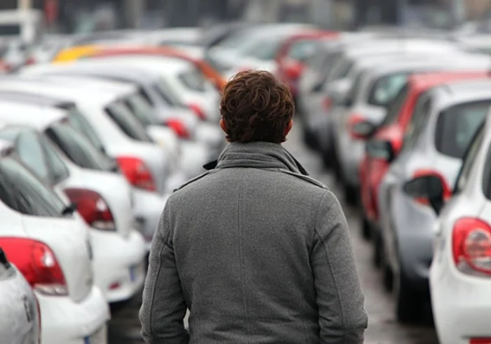 Utilitarios y económicos: así son los coches más vendidos en España