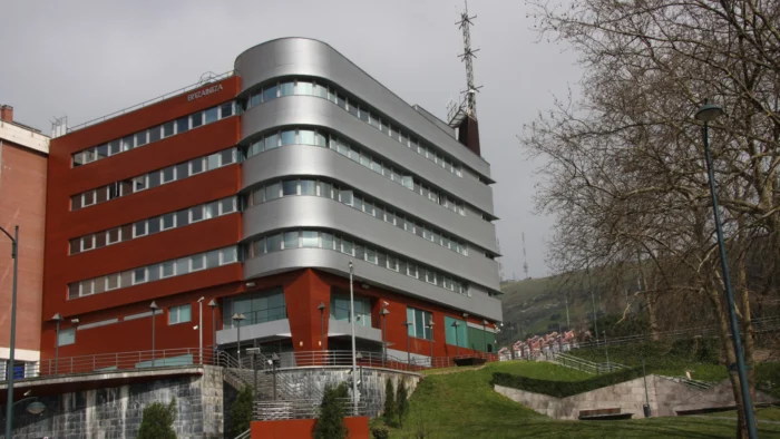 MUJER DETENIDA EN BILBAO POR INTENTO DE HOMICIDIO TRAS INCENDIO