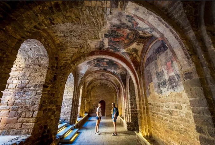 La fortaleza de Catalunya cuya historia est&aacute; ligada a la sal y fue declarada Monumento Nacional