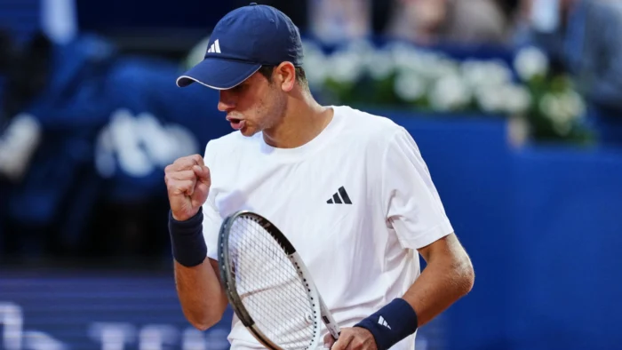 Rafa Jódar avanza con autoridad a cuartos en el Godó