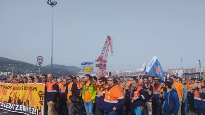 Críticas Sindicales a la Gestión de Tubos Reunidos y al Rol de las Instituciones Vascas